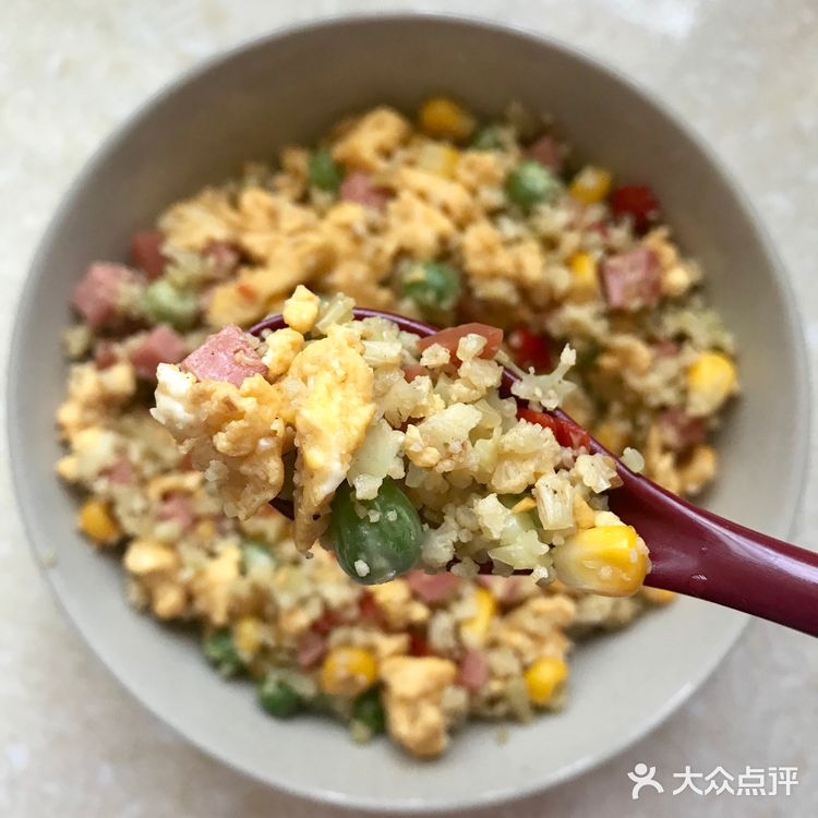 不用一颗米的减脂餐:花菜蛋炒饭🍚
