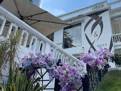 -Mark&Mars Restaurant