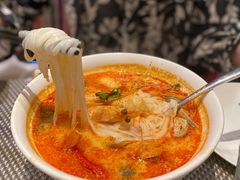 冬阴功汤配河粉-PHO東田越南粉(苏州中心店)