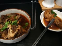 香辣牛骨-贡梅老面馆·蟹粉面·无锡特色小吃(南长街主推店)