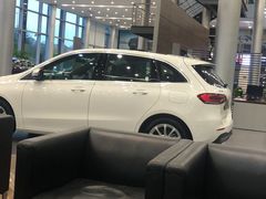 -天津波士信达奔驰4S店(卫津南路店)