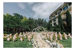 -花轿喜屋婚礼策划