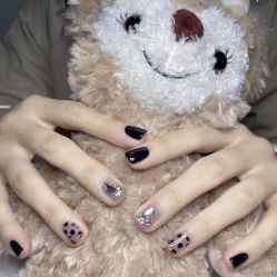 -悦指间美甲美睫