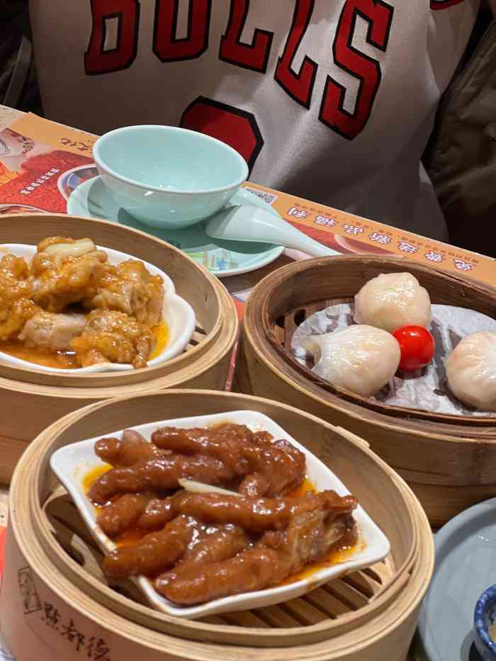 他们家地理位置很方便,在3号地铁市桥地铁站b出口走一点,骏和广场面