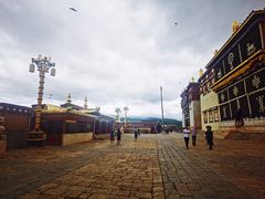 -噶丹松赞林寺