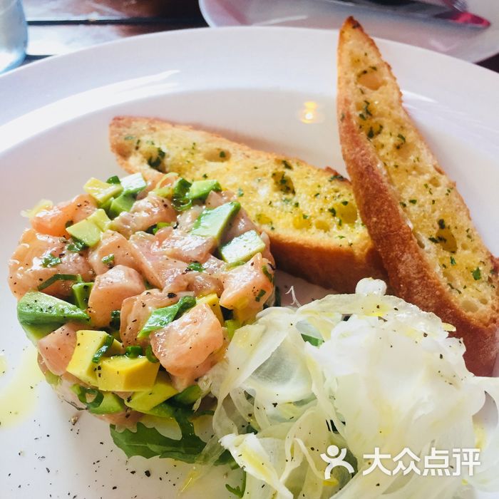 3-4-3gli azzurri三文鱼牛油果塔塔图片-北京西餐-大众点评网