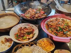 -富正毅三下锅·湘西韵味(天门山索道店)