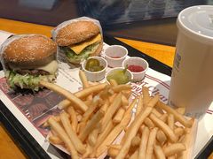 -The Habit Burger Grill 哈比特汉堡(复兴soho店)