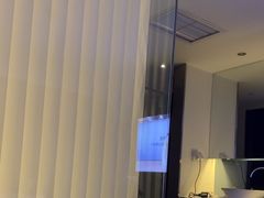 -桔子酒店(上海西藏北路地铁站店)