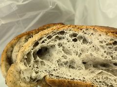 黑芝麻奶酥贝果-红星前进面包牛奶公司(君太店)