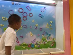 -多多淘儿童体验中心(重庆来福士店)