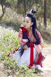 点击看大图 赶上了满地的二月兰 特别美~-九月鹰飞汉服摄影工作室