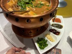 老汤卤煮火烧-京味斋·北京烤鸭(北京南站洋桥店)