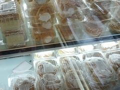面包甜点陈列柜-国际饭店·帆声西饼屋(黄河路店)