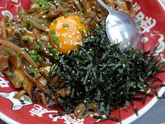 爆炒黑椒牛五花饭-仙隐小鹿中华料理(南宁万象城店)
