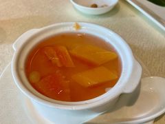 南北杏万寿果炖雪耳-富临饭店