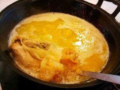 -鲜入围煮花胶鸡海鲜火锅