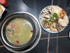 -野菌皇海景野生菌火锅(滨海大道店)