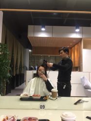 -CARR SALON