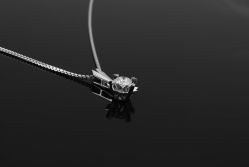 -威德钻石-克拉钻大本营(南京东路店)