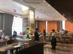 大堂-威珀斯酒店·珀萃美食餐厅 | 海鲜刺身·现烤生蚝·特色烤肉
