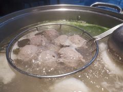 手捶牛肉丸（生丸）-八合里潮汕鲜牛肉火锅(深圳海岸城店)