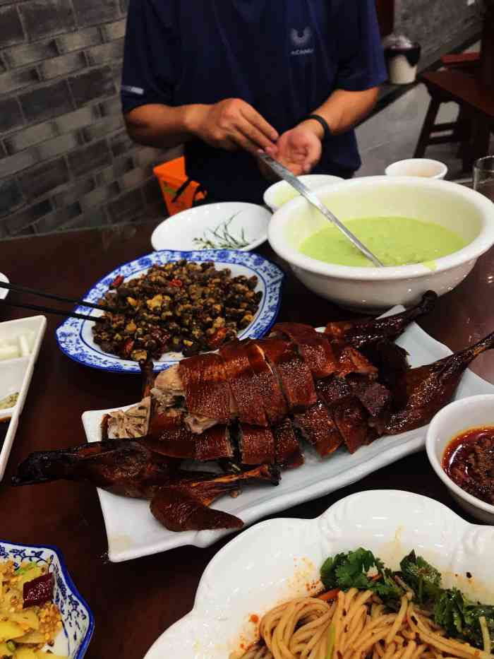 四海饭店-"石林,九乡游玩途经宜良县,从昆石高速宜良.