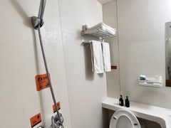 -华艺酒店(文化宫地铁站店)