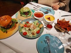 -DEEP·美式餐吧(五棵松华熙LIVE店)