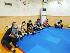 -哲学苑亲子园·早教婴儿托育·婴儿游泳(颐龙湾店)
