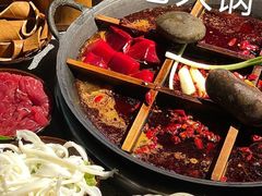 -渝嘴小老弟老火锅(华新村店)
