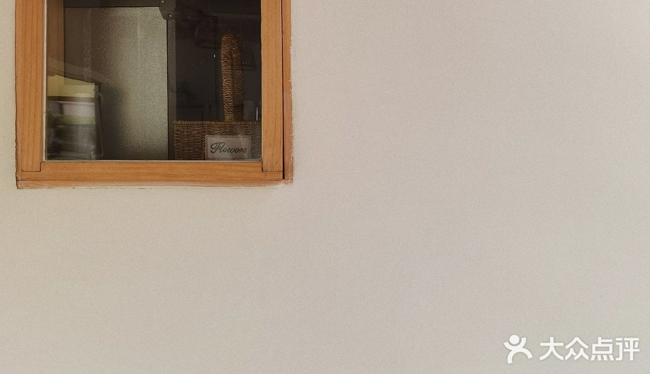 简约白墙风咖啡店🍂