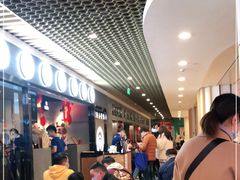 等位区-很久以前羊肉串(南京路第一百货店)