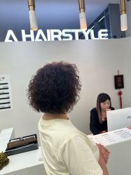 -DO A HAIRSTYLE