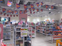 -嗨本可潮玩仓(大兴大悦春风里店)