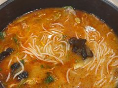 -花馬肆.云南过桥米线(汉神购物广场现场熬汤店)