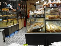 面包甜点陈列柜-面包新语(滨湖万达店)