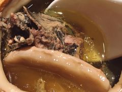 泰国椰皇炖乌鸡汤-陈鹏鹏潮汕菜(欢乐海岸 海边景观店)