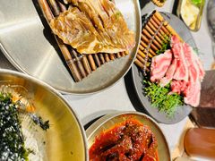-草家酱蟹炭火烤肉店(珲春南路一店)
