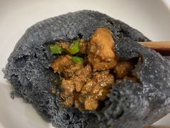 黑猪肉黑金包-李与白包子铺(桐梓林店)