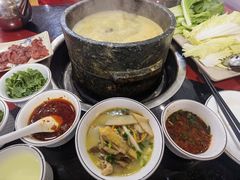 -南渝食府.墨脱石锅松茸鸡