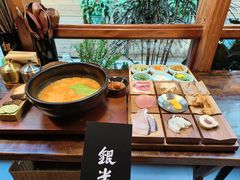 -银米·云南传统过桥米线(双廊黑金冠店)