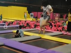 -嘿哟动霸CHUA·新潮玩运动娱乐中心·蹦床滑冰团建乐园