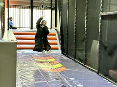 -嗨翻Hi-Fun竞技主题乐园·蹦床亲子生日轰趴(国光1937店)