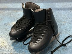 -正佳冰河湾真冰滑冰场