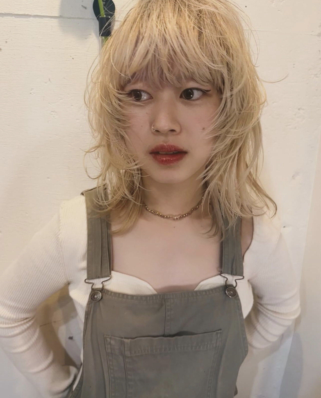 简单但前卫,可爱,有一些边缘的发型