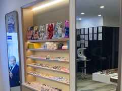 -三目眼镜·蔡司视觉合作店(青浦宝龙店)