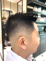 -HAIR CORNER
