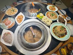 -锅老头海鲜铁锅炖