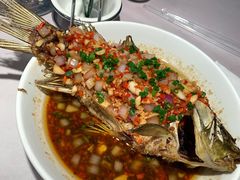 香煎鲫鱼-费大厨辣椒炒肉(黄兴中心广场店)